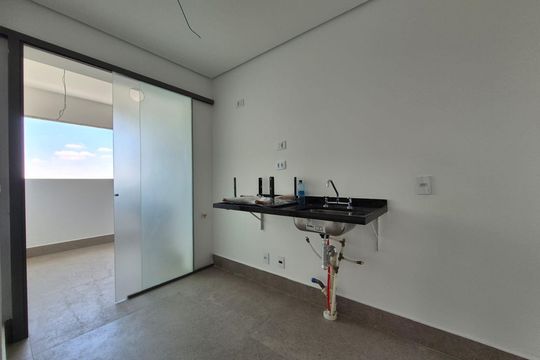 Apartamento à venda, com 144 m², 3 quartos e 2 vagas — Cozinha