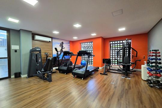 Apartamento mobiliado com 4 quartos e varanda na Vila Nova Conceição disponível para compra. — Área comum - Academia