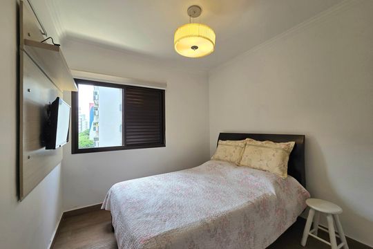 Apartamento mobiliado com 4 quartos e varanda na Vila Nova Conceição disponível para compra. — Suíte 4