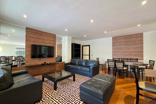 Apartamento mobiliado com 4 quartos e varanda na Vila Nova Conceição disponível para compra. — Área comum - Salão de festas