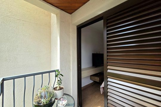 Apartamento mobiliado com 4 quartos e varanda na Vila Nova Conceição disponível para compra. — Varanda da Suíte 1