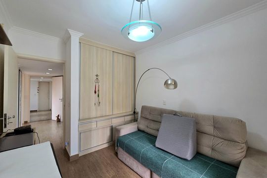 Apartamento mobiliado com 4 quartos e varanda na Vila Nova Conceição disponível para compra. — Suíte 2