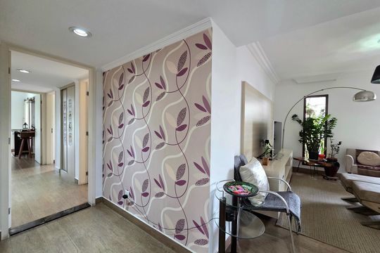 Apartamento mobiliado com 4 quartos e varanda na Vila Nova Conceição disponível para compra. — Corredor Sala