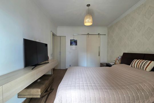 Apartamento mobiliado com 4 quartos e varanda na Vila Nova Conceição disponível para compra. — Suíte 1