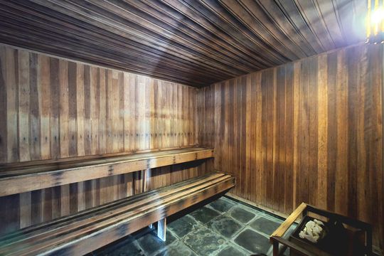 Apartamento mobiliado com 4 quartos e varanda na Vila Nova Conceição disponível para compra. — Área comum - Sauna