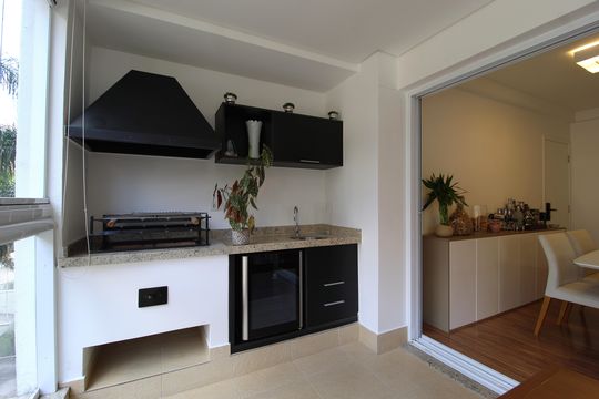 Apartamento na Vila Olímpia com 3 quartos, ideal para comprar. — Varanda