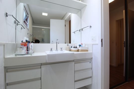 Apartamento na Vila Olímpia com 3 quartos, ideal para comprar. — Banheiro da Suíte