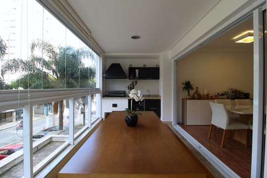 Apartamento na Vila Olímpia com 3 quartos, ideal para comprar. — Varanda