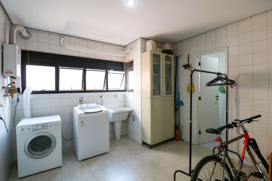 Venda de apartamento com 4 quartos, churrasqueira e piscina no condomínio. — foto 19
