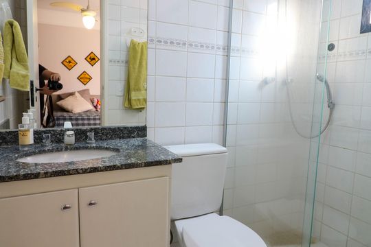 Venda de apartamento com 4 quartos, churrasqueira e piscina no condomínio. — foto 48