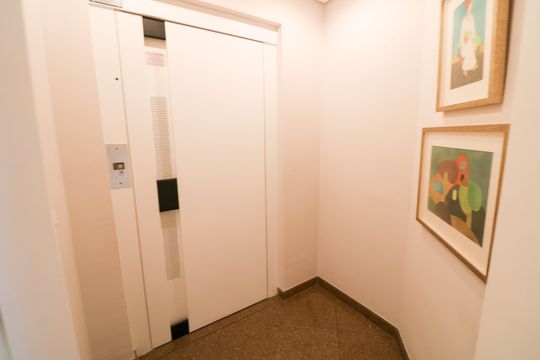 Venda de apartamento com 4 quartos, churrasqueira e piscina no condomínio. — foto 2