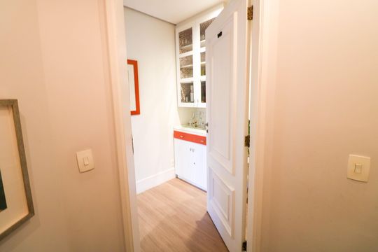 Venda de apartamento com 4 quartos, churrasqueira e piscina no condomínio. — foto 3