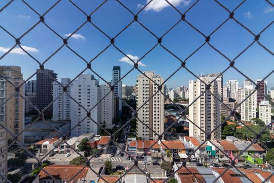 Venda apartamento mobiliado no Itaim Bibi, 3 quartos, 2 suítes, piscina, academia, closet, quintal. — Vista da Cobertura
