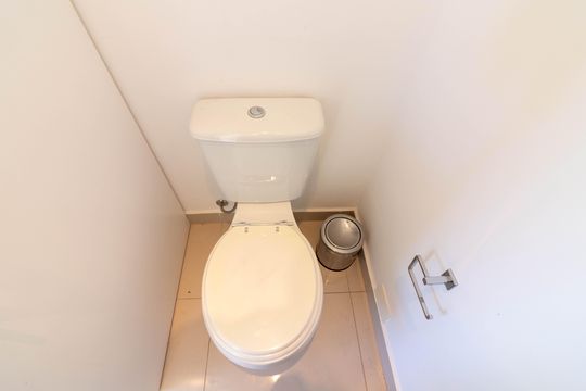 Venda apartamento mobiliado no Itaim Bibi, 3 quartos, 2 suítes, piscina, academia, closet, quintal. — Lavabo - Cobertura