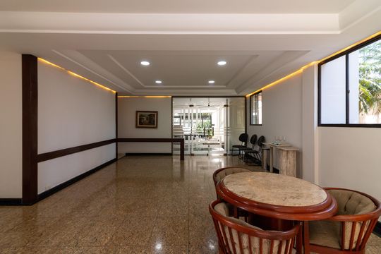 Venda apartamento mobiliado no Itaim Bibi, 3 quartos, 2 suítes, piscina, academia, closet, quintal. — Área comum - Salão de festas