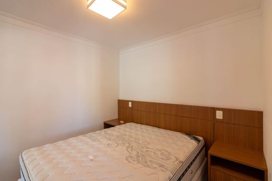 Venda apartamento mobiliado no Itaim Bibi, 3 quartos, 2 suítes, piscina, academia, closet, quintal. — Suíte 2 - Cobertura