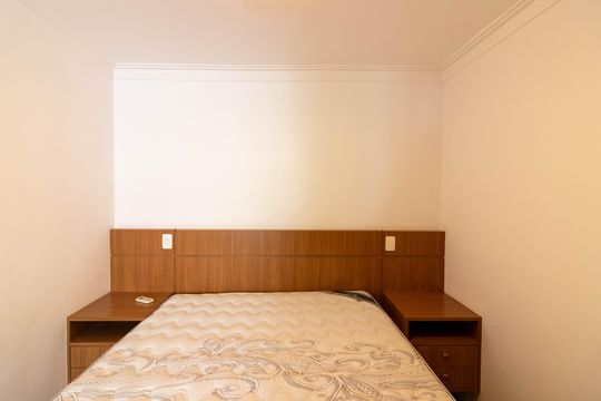 Venda apartamento mobiliado no Itaim Bibi, 3 quartos, 2 suítes, piscina, academia, closet, quintal. — Suíte 2 - Cobertura