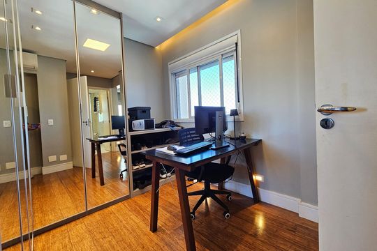 Comprar apartamento mobiliado com 2 quartos, closet e churrasqueira no condomínio. — Suíte 2