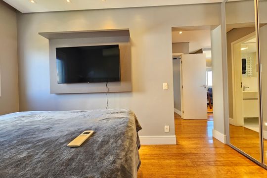 Comprar apartamento mobiliado com 2 quartos, closet e churrasqueira no condomínio. — Suíte 1