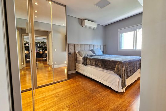Comprar apartamento mobiliado com 2 quartos, closet e churrasqueira no condomínio. — Suíte 1