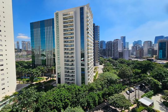 Comprar apartamento mobiliado com 2 quartos, closet e churrasqueira no condomínio. — Vista