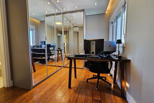 Comprar apartamento mobiliado com 2 quartos, closet e churrasqueira no condomínio. — Suíte 2