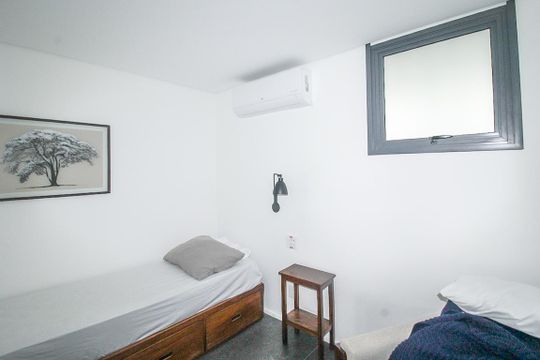 Comprar apartamento mobiliado com 2 quartos e academia no condomínio. — Quarto 2