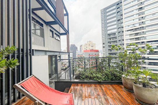 Comprar apartamento mobiliado com 2 quartos e academia no condomínio. — Terraço