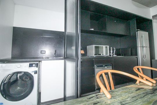 Comprar apartamento mobiliado com 2 quartos e academia no condomínio. — Área de Serviço