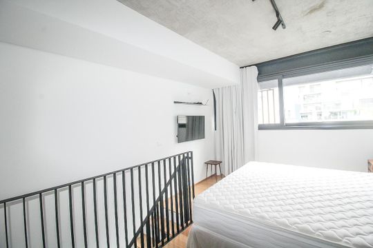 Comprar apartamento mobiliado com 2 quartos e academia no condomínio. — Quarto Suíte