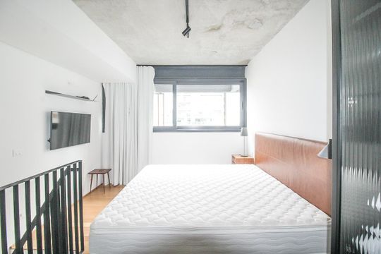 Comprar apartamento mobiliado com 2 quartos e academia no condomínio. — Quarto Suíte