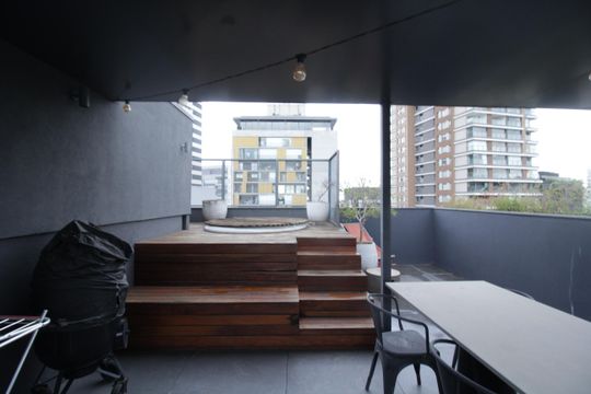 Comprar apartamento mobiliado com 1 quarto. — Terraço