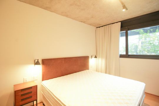 Comprar apartamento mobiliado com 1 quarto. — Quarto Suíte