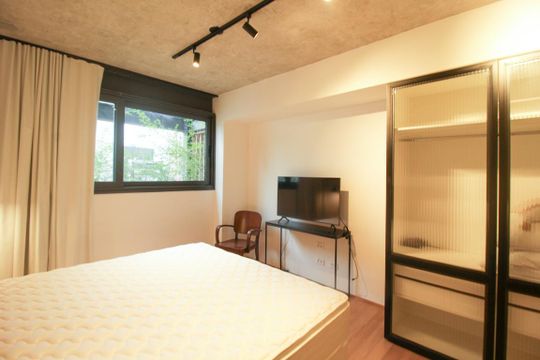 Comprar apartamento mobiliado com 1 quarto. — Quarto Suíte