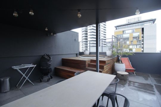 Comprar apartamento mobiliado com 1 quarto. — Terraço