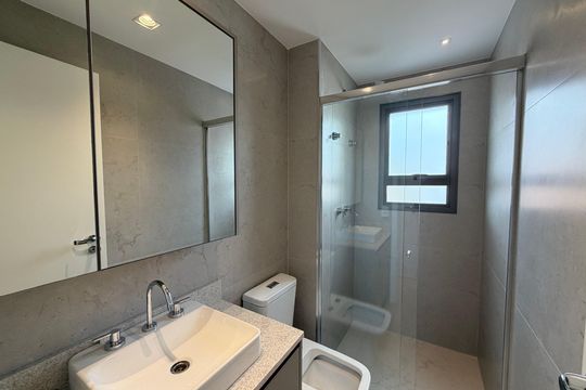 Apartamento à venda, com 81 m², 3 quartos e 1 vaga — Banheiro da Suíte