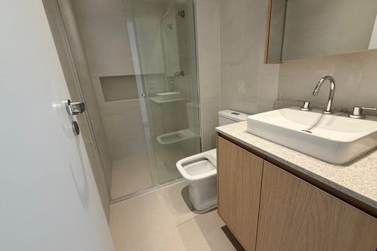 Apartamento à venda, com 81 m², 3 quartos e 1 vaga — Banheiro social