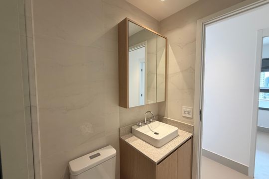 Apartamento à venda, com 81 m², 3 quartos e 1 vaga — Banheiro social