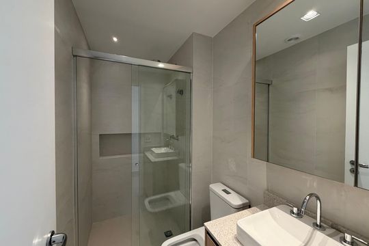 Apartamento à venda, com 81 m², 3 quartos e 1 vaga — Banheiro social