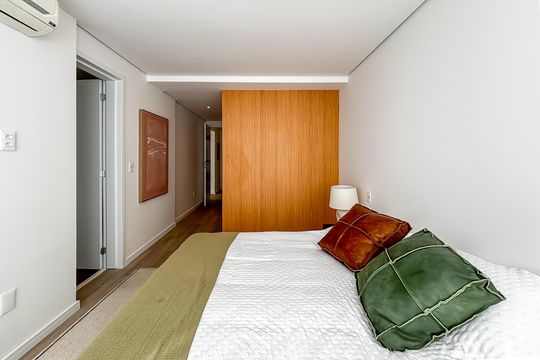 Compra apartamento com 2 quartos, aceita animais. — Suíte 2