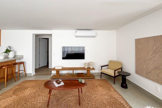 Compra apartamento com 2 quartos, aceita animais. — Sala