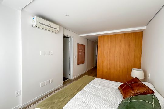 Compra apartamento com 2 quartos, aceita animais. — Suíte 2