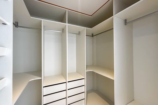 Compra apartamento com 2 quartos, aceita animais. — Closet Suíte