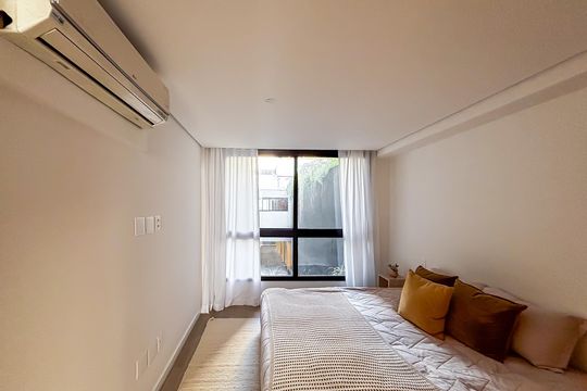 Compra apartamento com 2 quartos, aceita animais. — Suíte