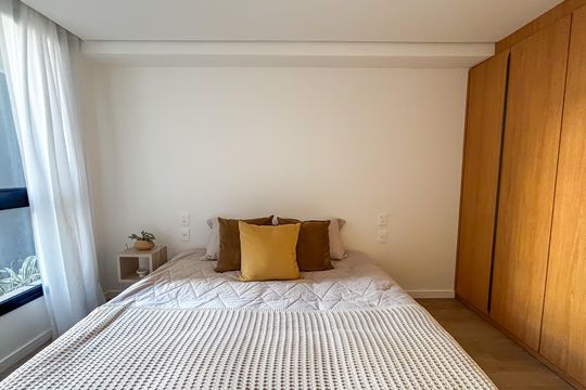 Compra apartamento com 2 quartos, aceita animais. — Suíte