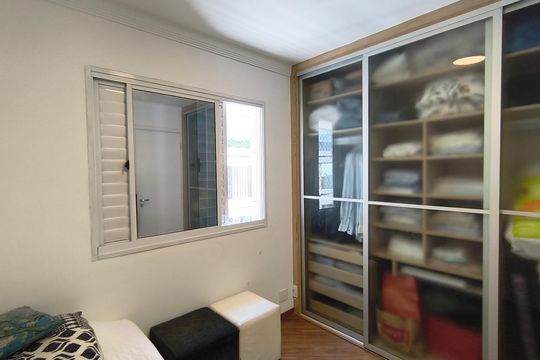 Compra este apartamento com 4 quartos e churrasqueira no condomínio. Animais de estimação permitidos. — Quarto 2
