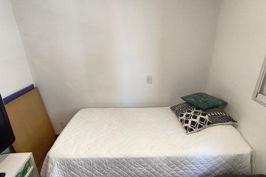 Compra este apartamento com 4 quartos e churrasqueira no condomínio. Animais de estimação permitidos. — Quarto 2