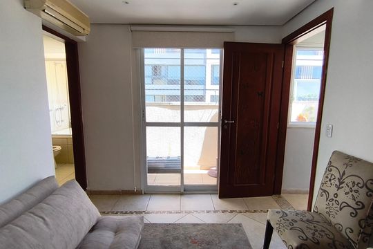 Compra este apartamento com 4 quartos e churrasqueira no condomínio. Animais de estimação permitidos. — Quarto Superior