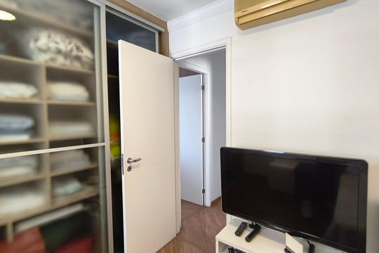 Compra este apartamento com 4 quartos e churrasqueira no condomínio. Animais de estimação permitidos. — Quarto 2