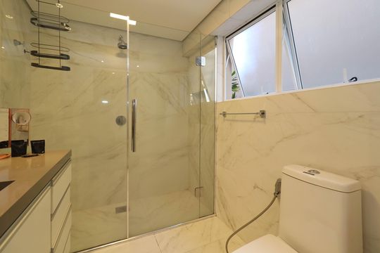 Compra apartamento em Cerqueira César com 3 quartos. — Banheiro da Suíte 2